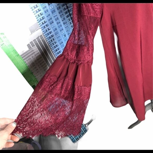 Mustard Seed Solid Lace Bell Sleeve Plum NWT - Picture 4 of 6